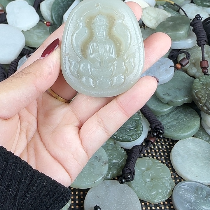 和田玉未镶嵌颈饰