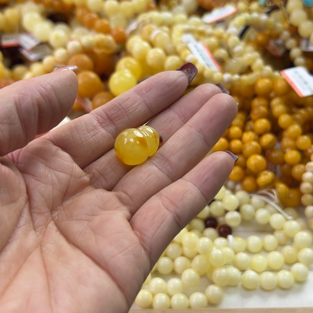 琥珀珠宝奇石未镶嵌