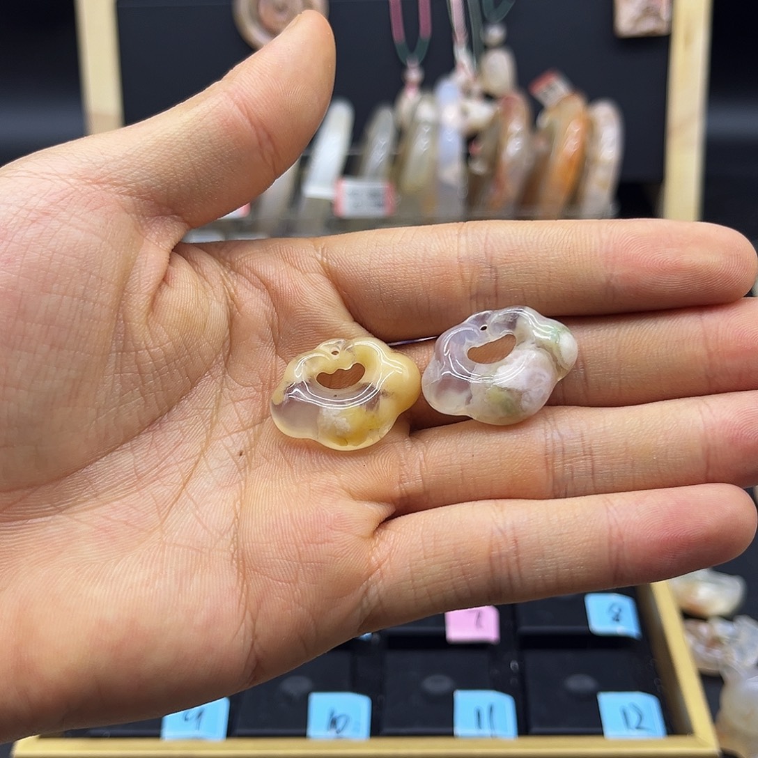 温***杀玛瑙/玉髓颈饰未镶嵌