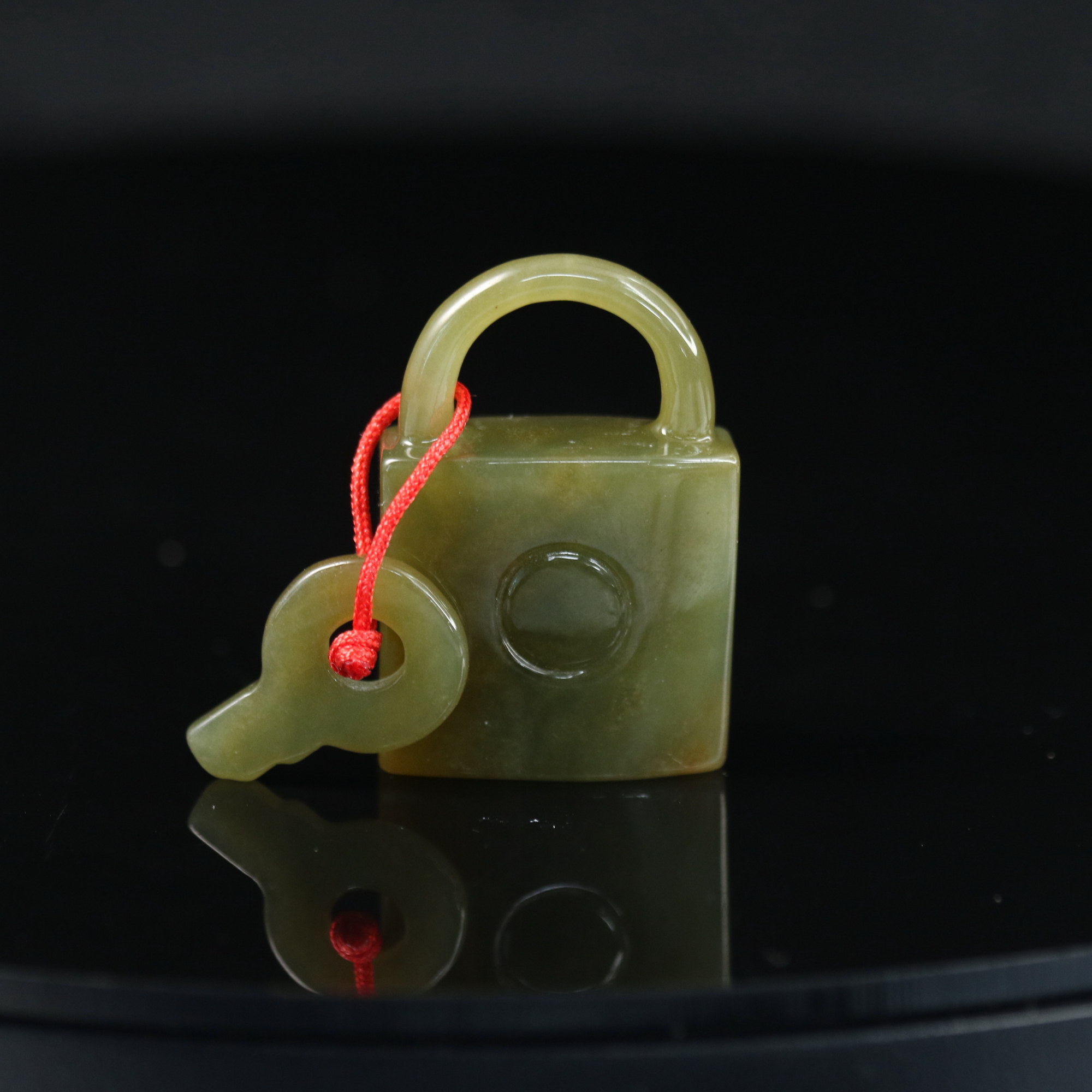 30天然缅甸翡翠A货冰黄锁/500215/上海嘉禾拍卖