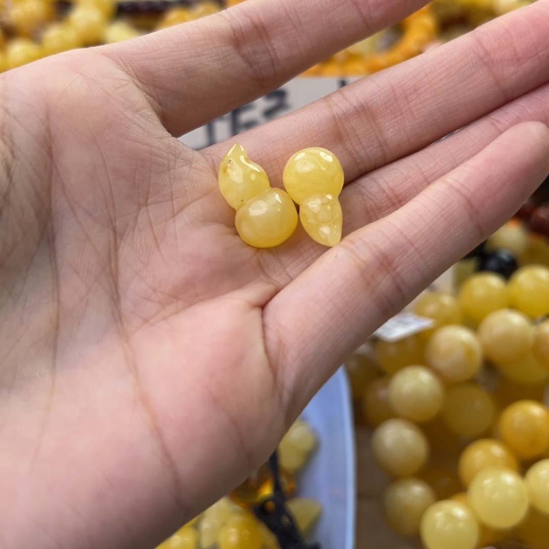 琥珀珠宝奇石未镶嵌