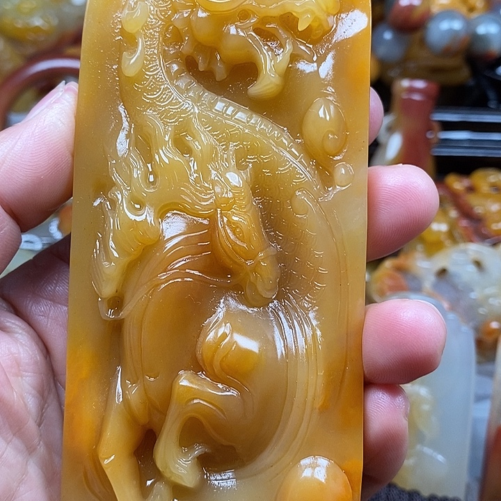 石英质玉（黄龙玉）合金颈饰