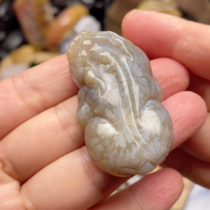 硅化珊瑚（珊瑚玉）手镯未镶嵌纹