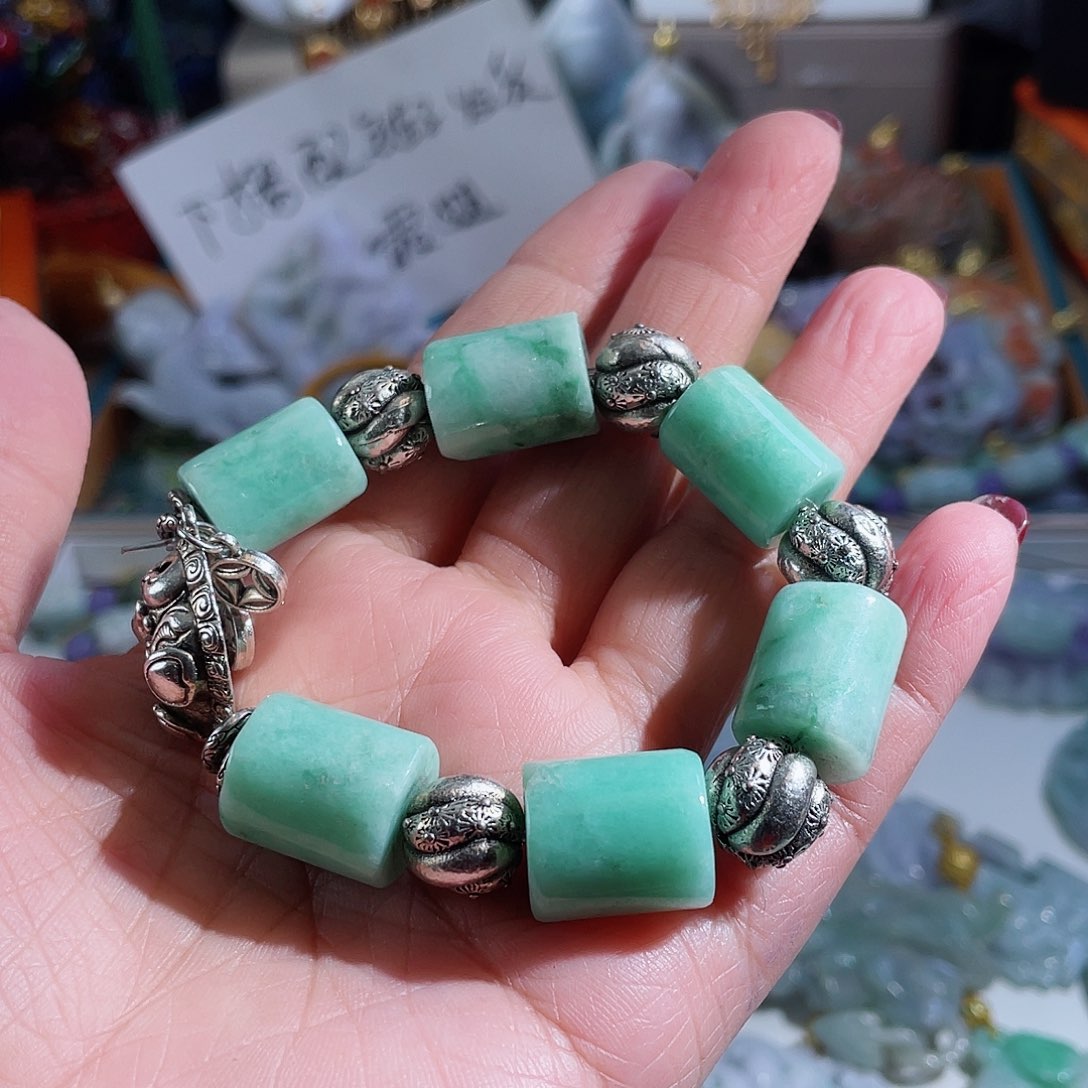 翡翠颈饰未镶嵌翡翠桶珠手链