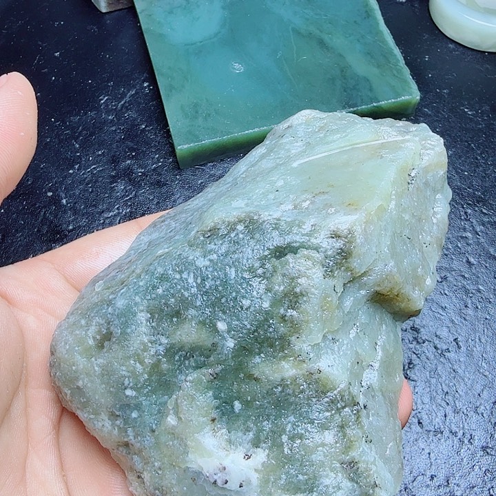 和田玉（糖玉）未镶嵌珠宝奇石