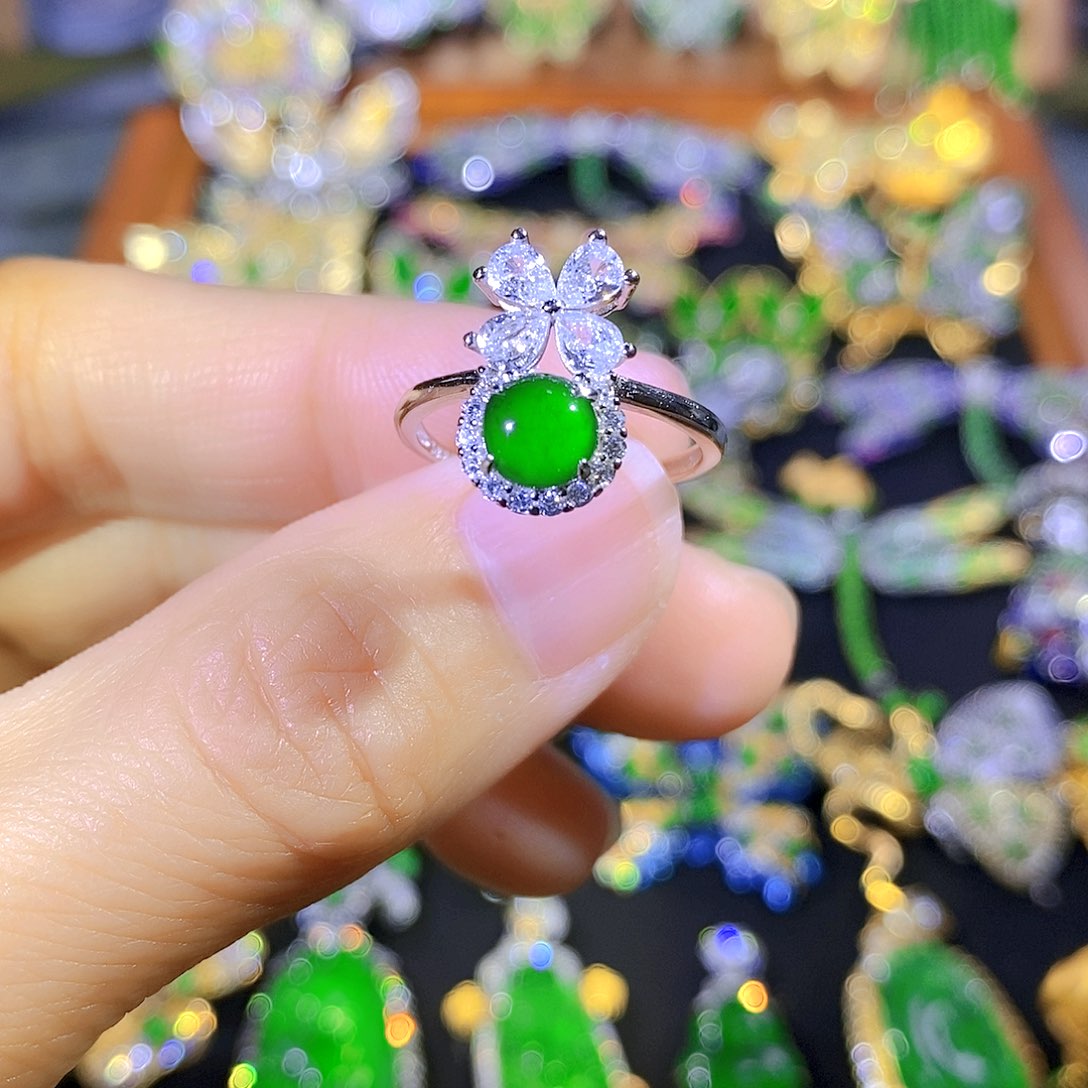 颈饰银S925镶嵌翡翠