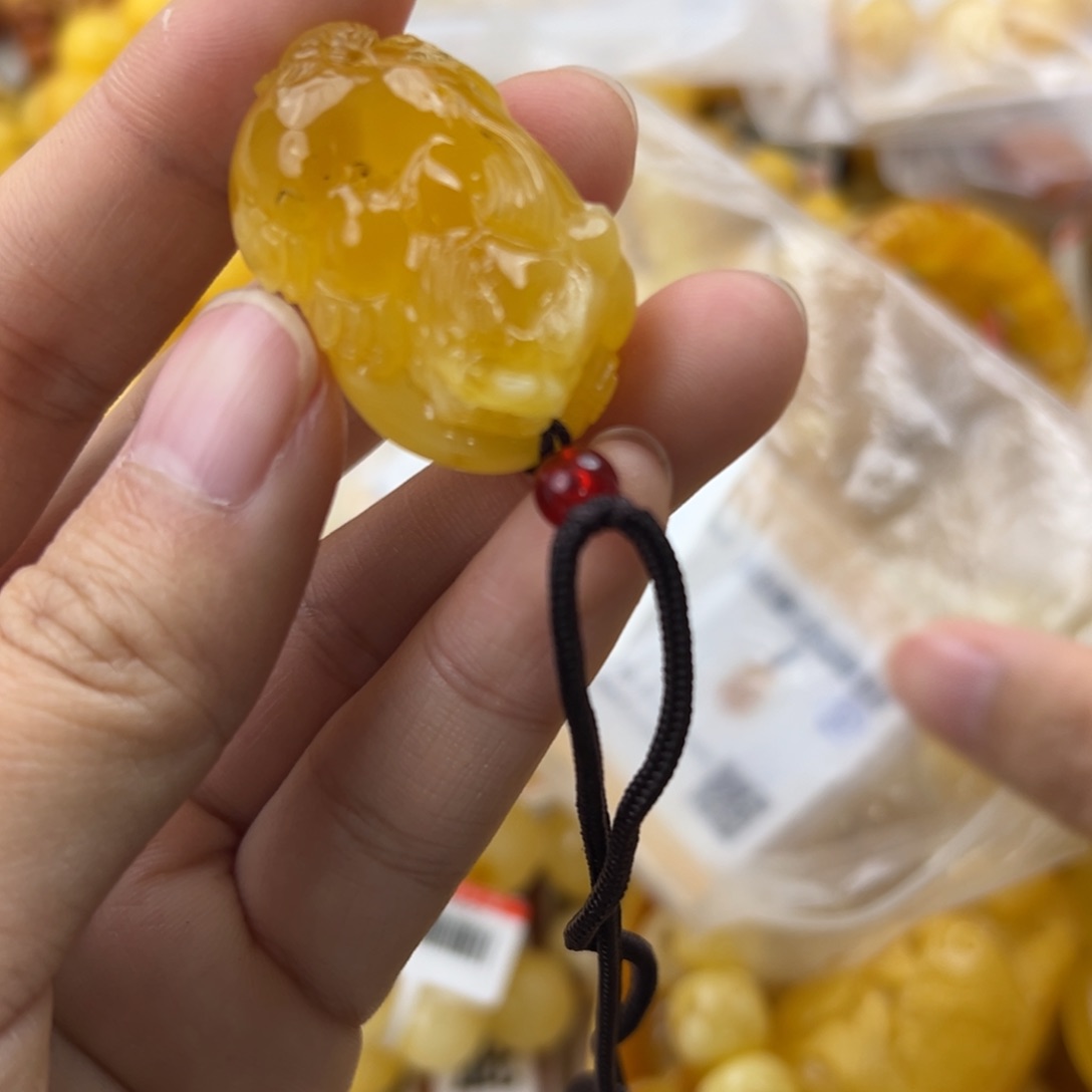 琥珀珠宝奇石未镶嵌