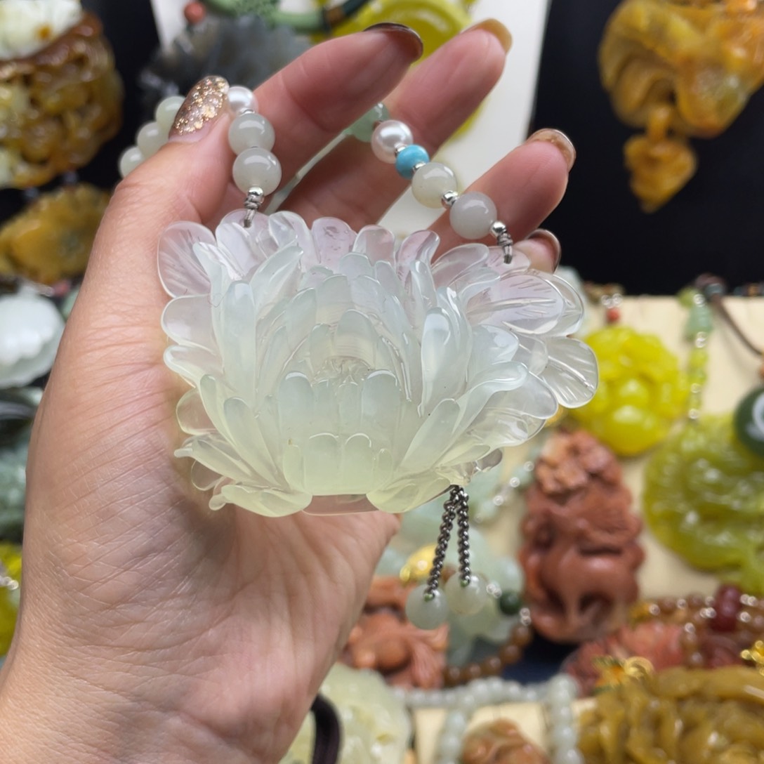 未镶嵌蛇纹石玉颈饰