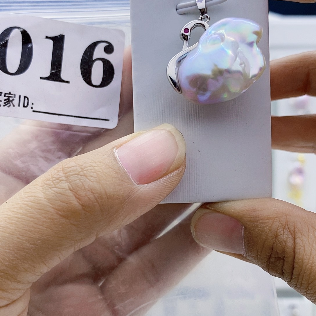 淡水珍珠钛钢颈饰