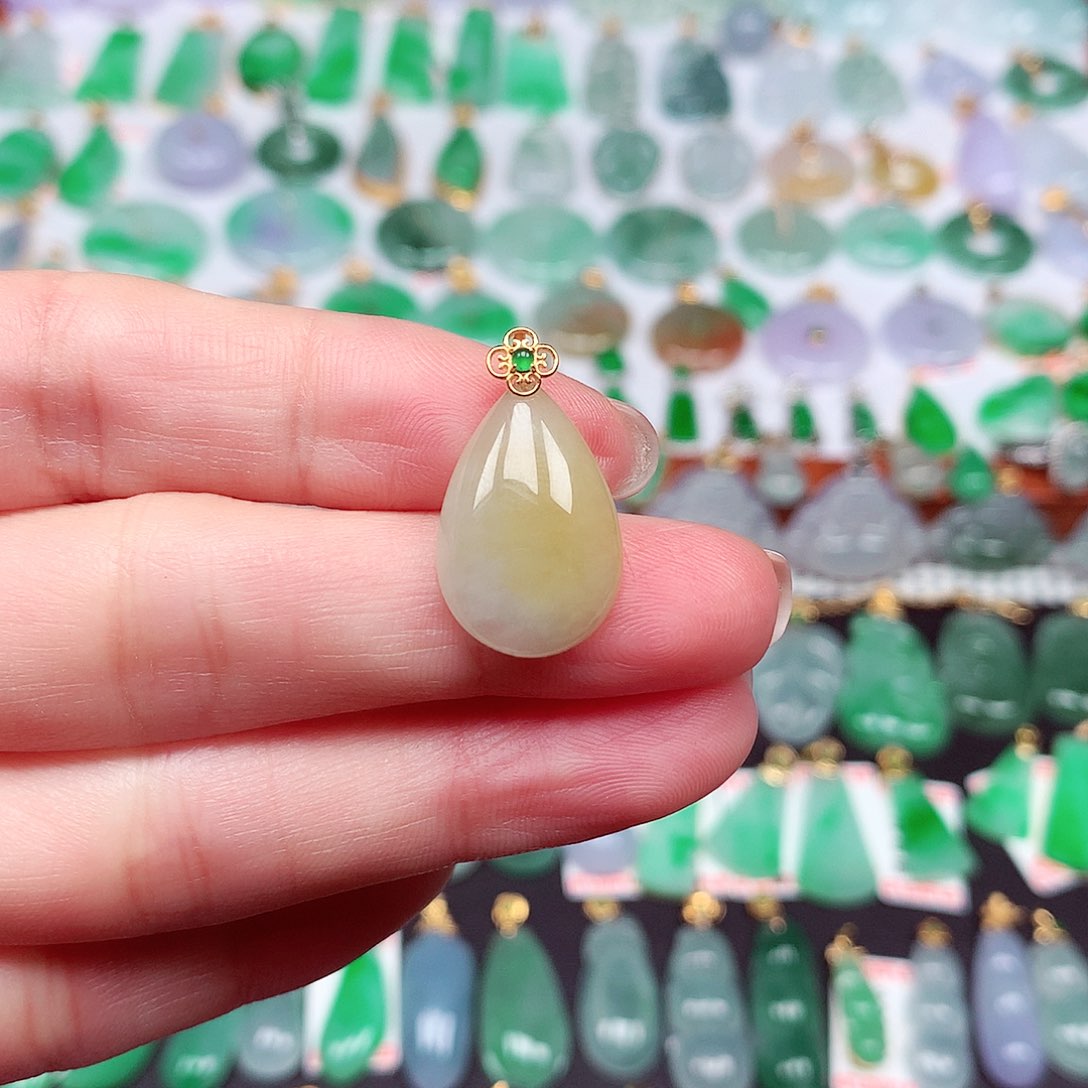 翡翠颈饰18K金镶嵌天然翡翠A货