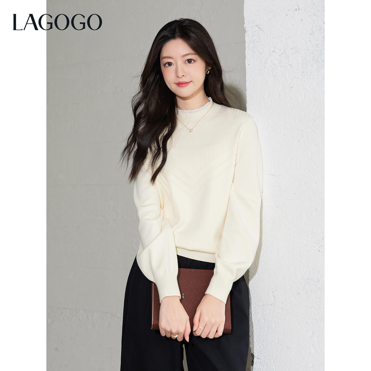 lagogo拉谷谷2025年新款透明纱半高领针织衫女OCMM438W25