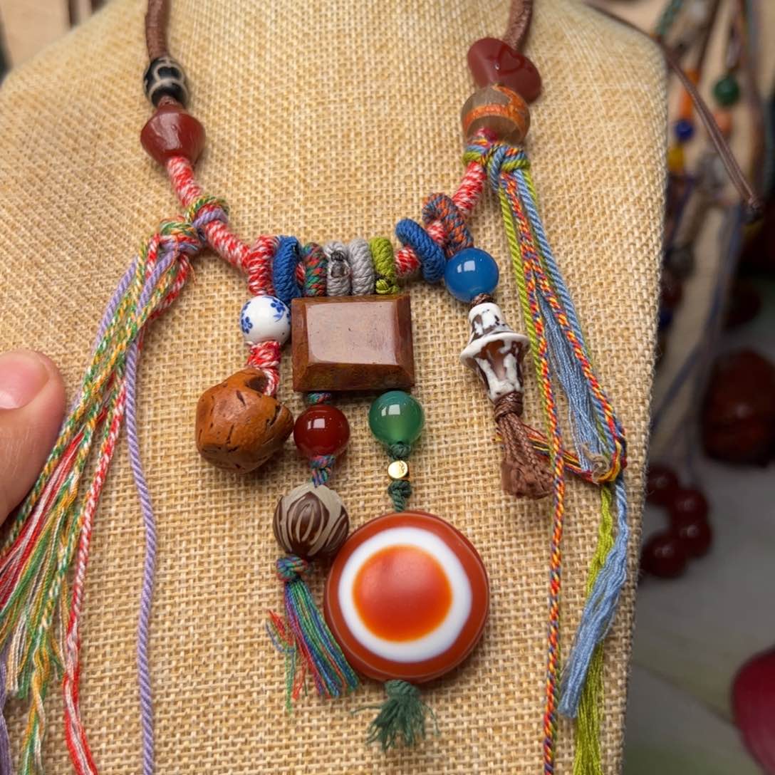 玛瑙/玉髓颈饰未镶嵌