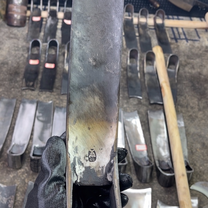 蜜***乡定制龙泉手工制作工艺炮管锄头