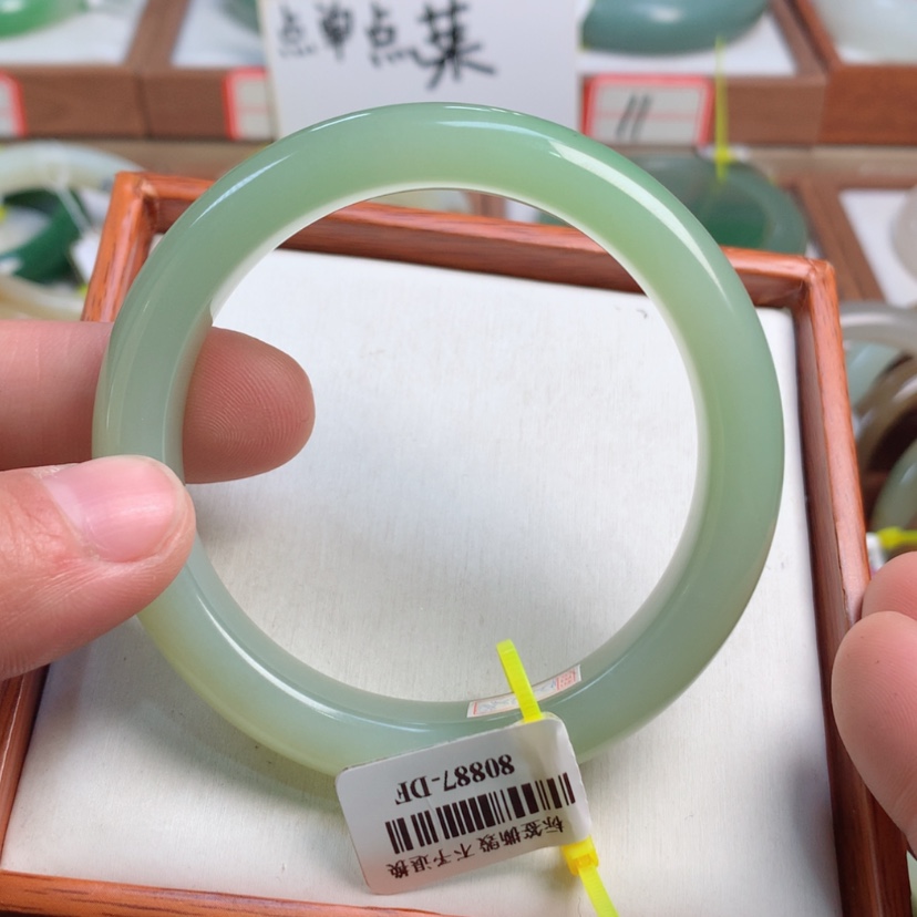【闪购商品】和田玉手镯未镶嵌56.5