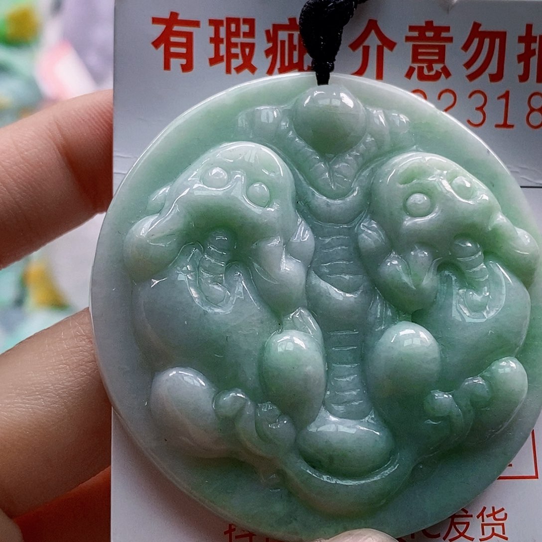 吊坠(不含链)未镶嵌翡翠