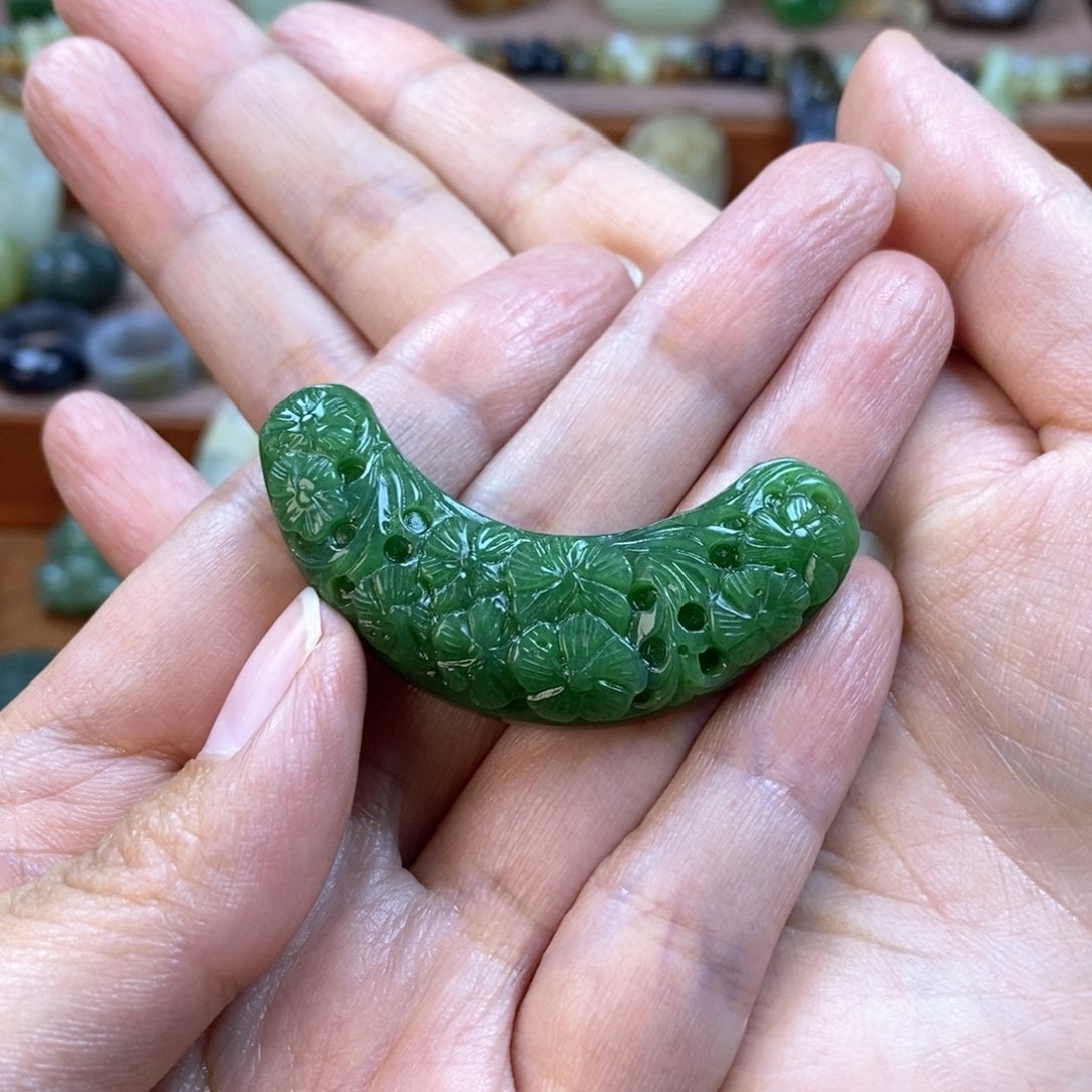 和田玉（碧玉）颈饰未镶嵌