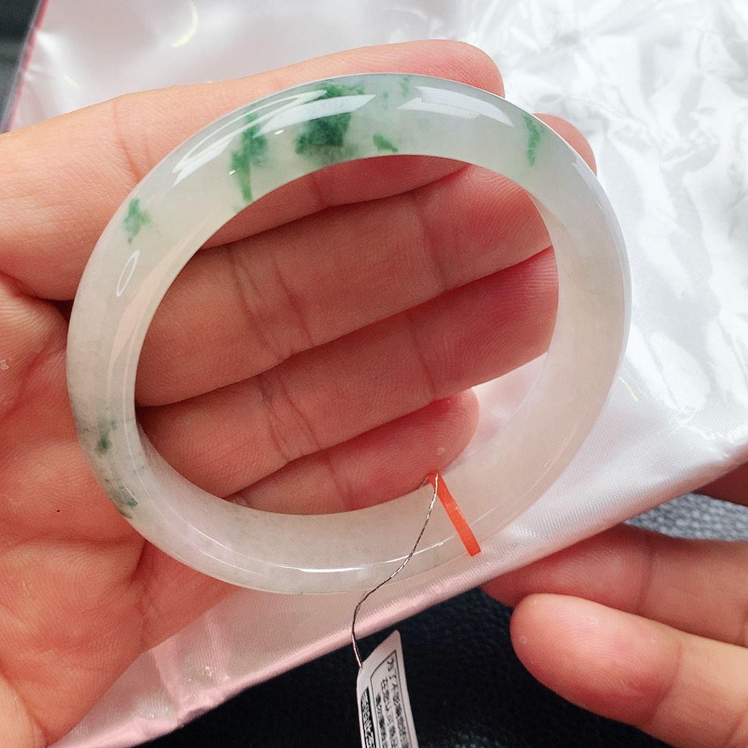 翡翠手镯未镶嵌天然翡翠手镯