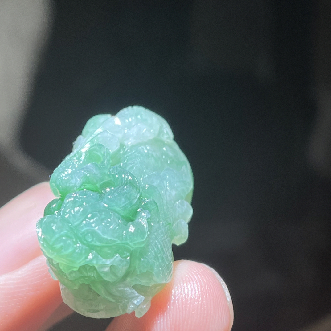 天然缅甸A货翡翠冰带绿飞天貔貅飞黄腾达毛货买断需抛光