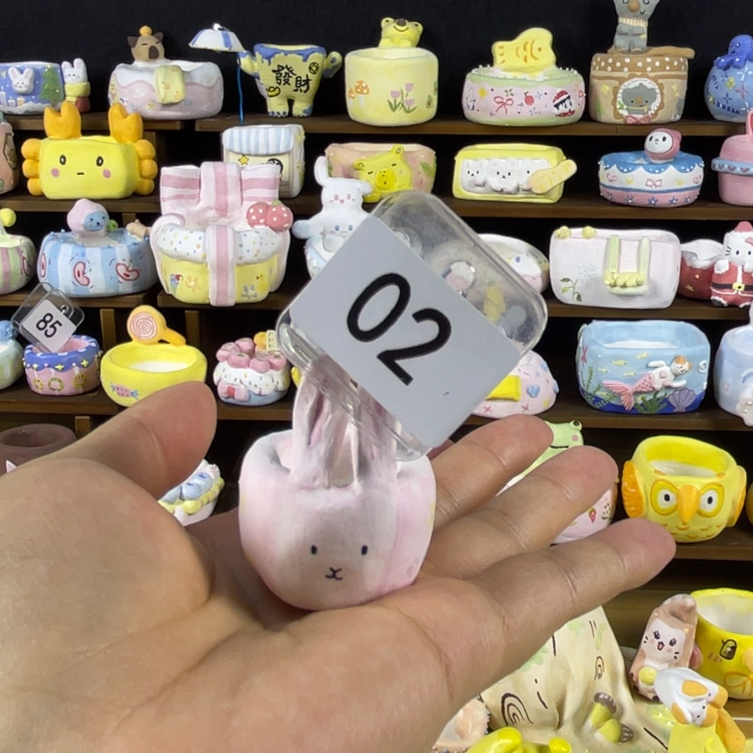 麋***人02粉色兔子成品盆