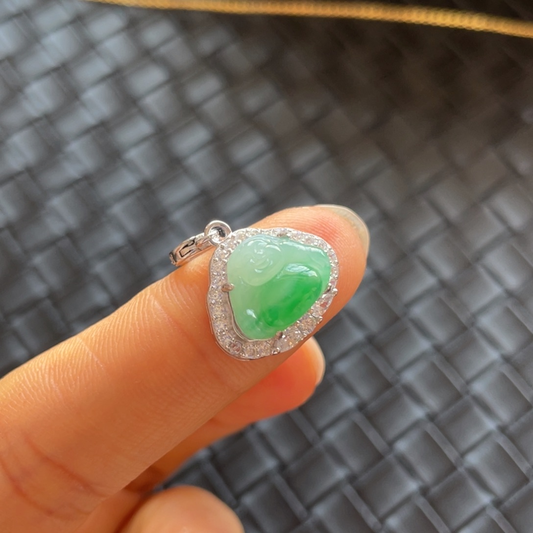 翡翠颈饰银S925镶嵌佛