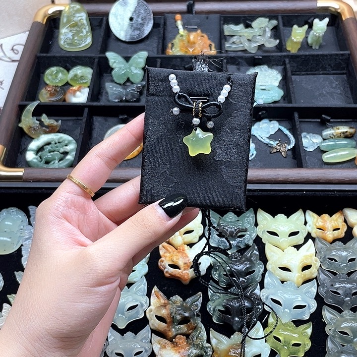 未镶嵌蛇纹石玉颈饰星星吊坠不退不换