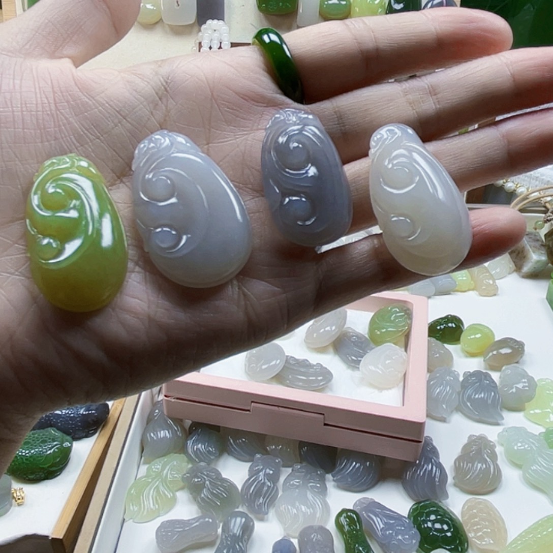 临***集和田玉未镶嵌吊坠(不含链)多样性发1