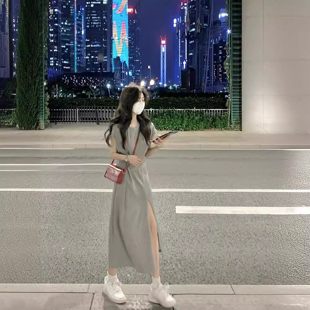 2024年新款显瘦小众设计感灰色休闲t恤连衣裙子夏季女装开叉长裙
