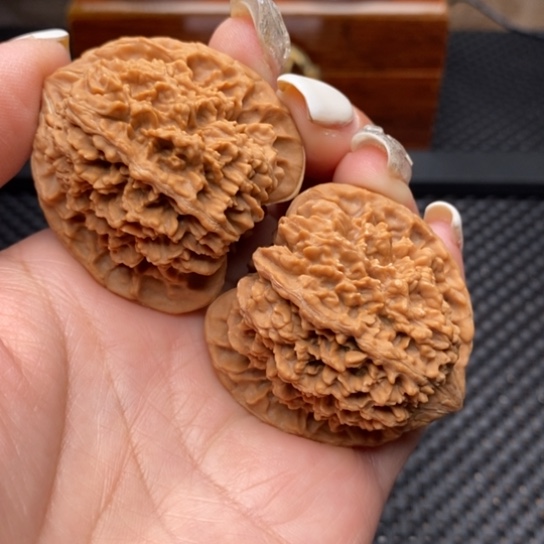 文玩核桃吊坠42全品满天星