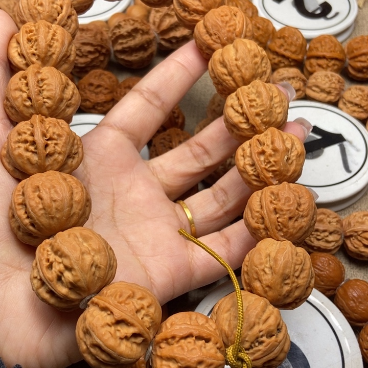 文玩核桃吊坠白茬粗筋方墩