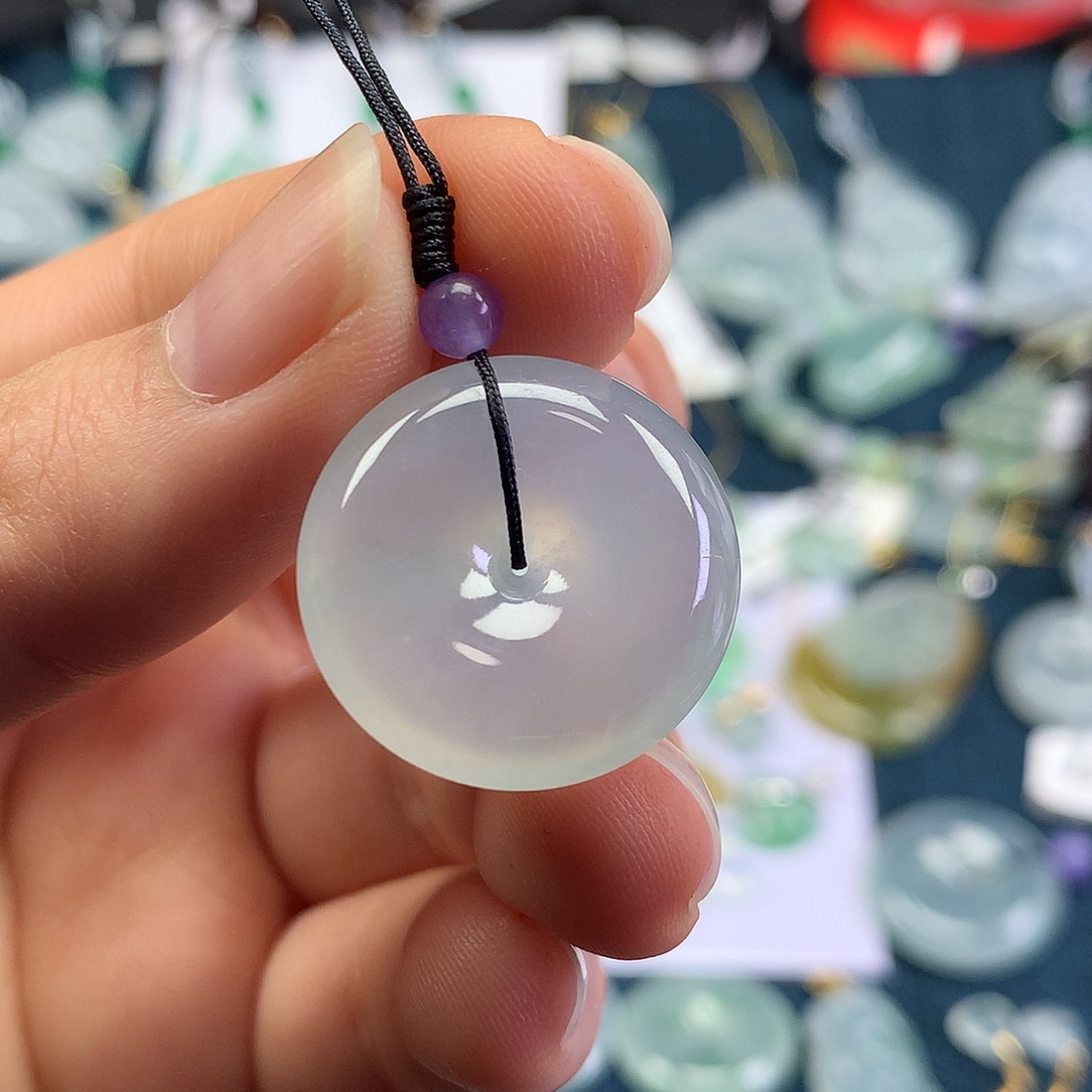 翡翠未镶嵌颈饰平安扣