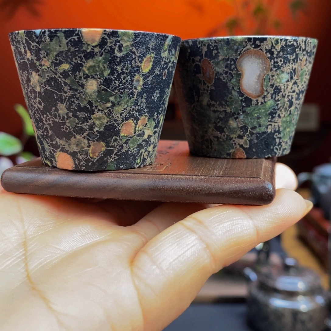 梅花玉精美梅花马蹄杯