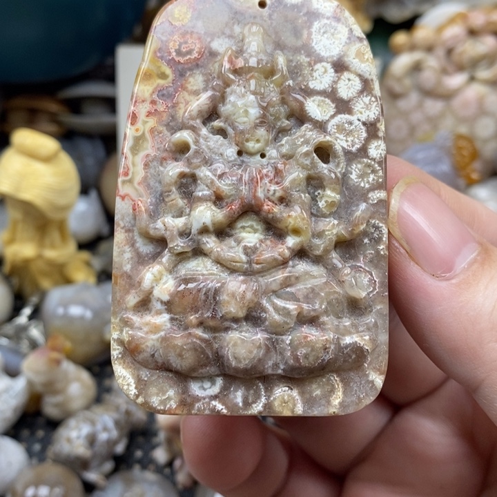 颈饰未镶嵌硅化珊瑚（珊瑚玉）