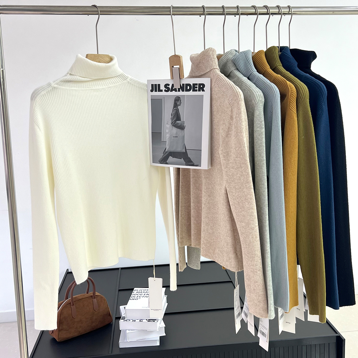 秋冬打底必备！八色可选 高密高弹 高领细坑条莫代尔针织衫