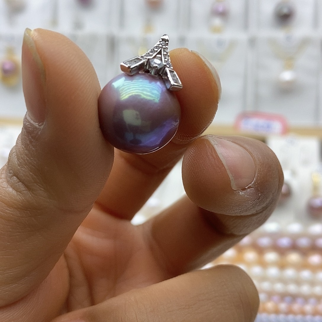 淡水珍珠吊坠(赠链)银S925镶嵌小**?