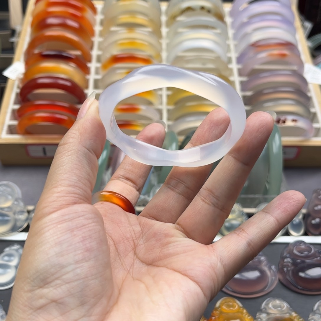 玛瑙/玉髓手镯未镶嵌52+