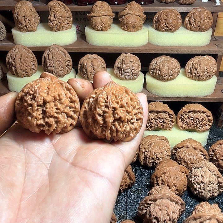 【闪购商品】把件文玩核桃满天星