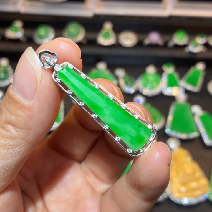 翡翠18K金镶嵌吊坠(不含链)翡翠