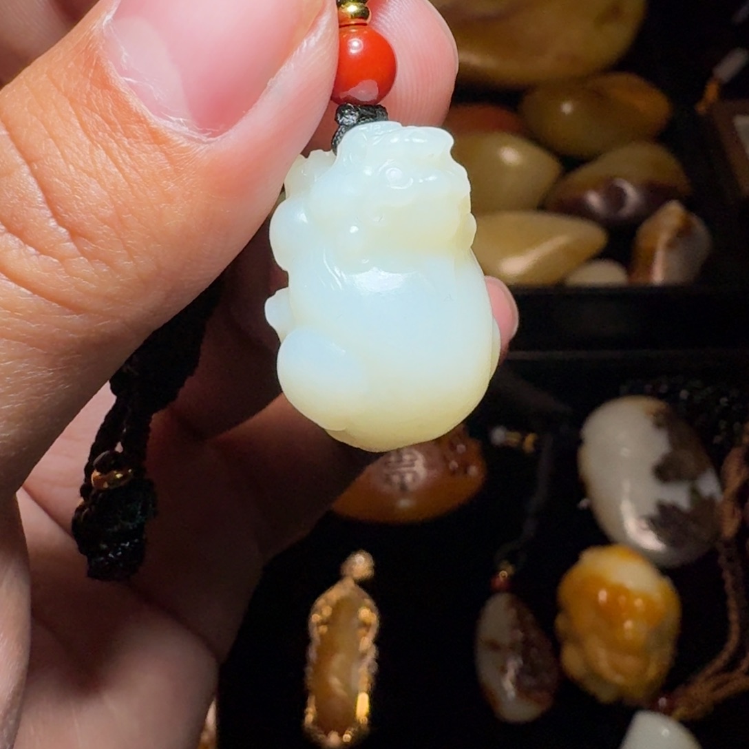 和田玉颈饰未镶嵌