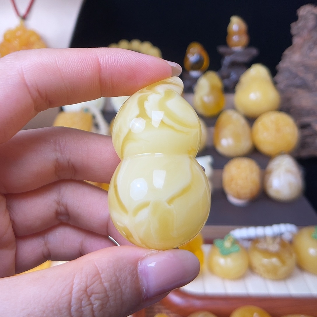 琥珀未镶嵌珠宝奇石