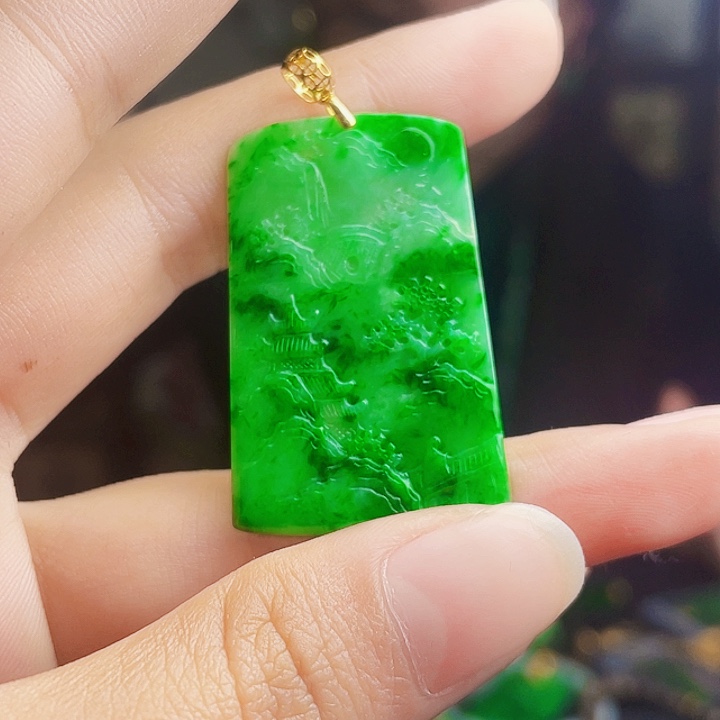 翡翠18K金镶嵌颈饰多样性