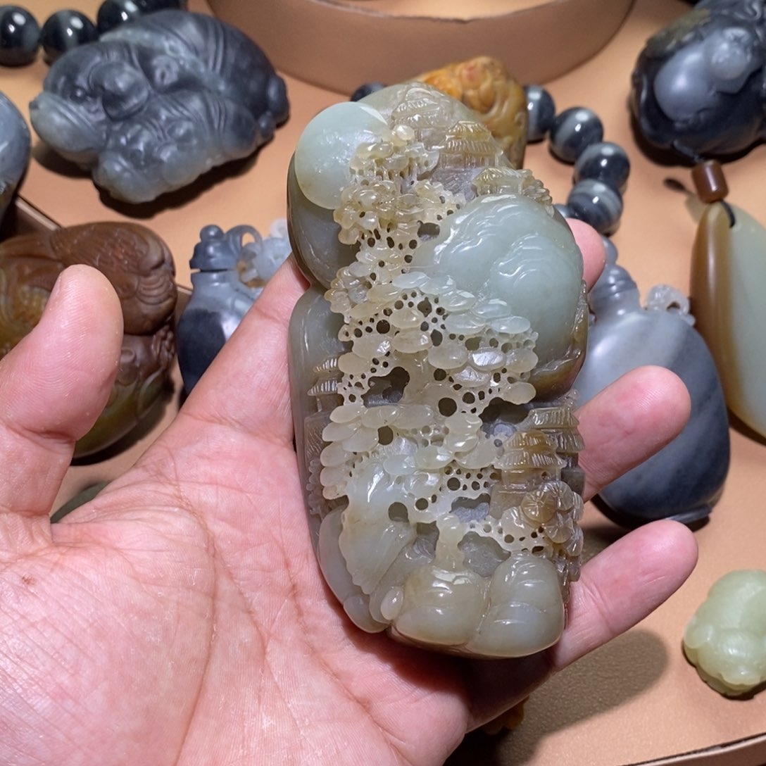 未镶嵌和田玉摆件