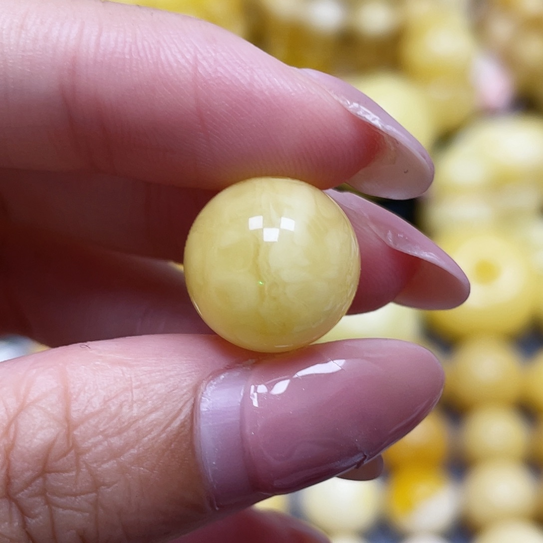 蜜蜡未镶嵌裸石13.9mm瑕