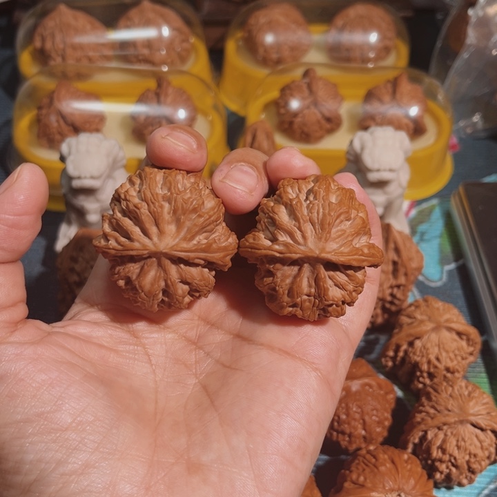 文玩核桃吊坠苹果园