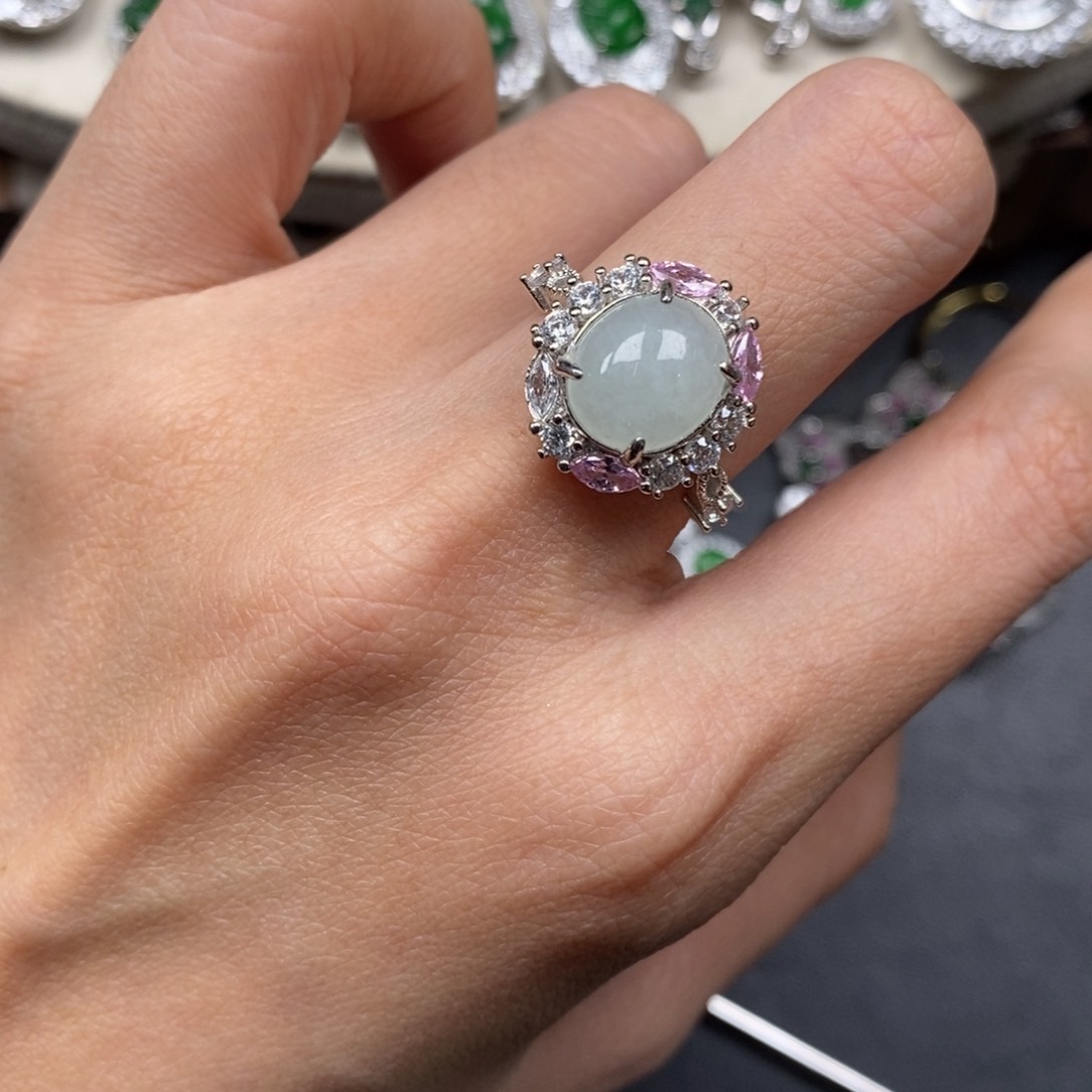 翡翠颈饰未镶嵌翡翠