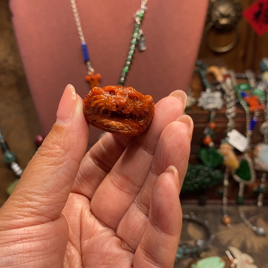 翡翠吊坠(赠链)未镶嵌