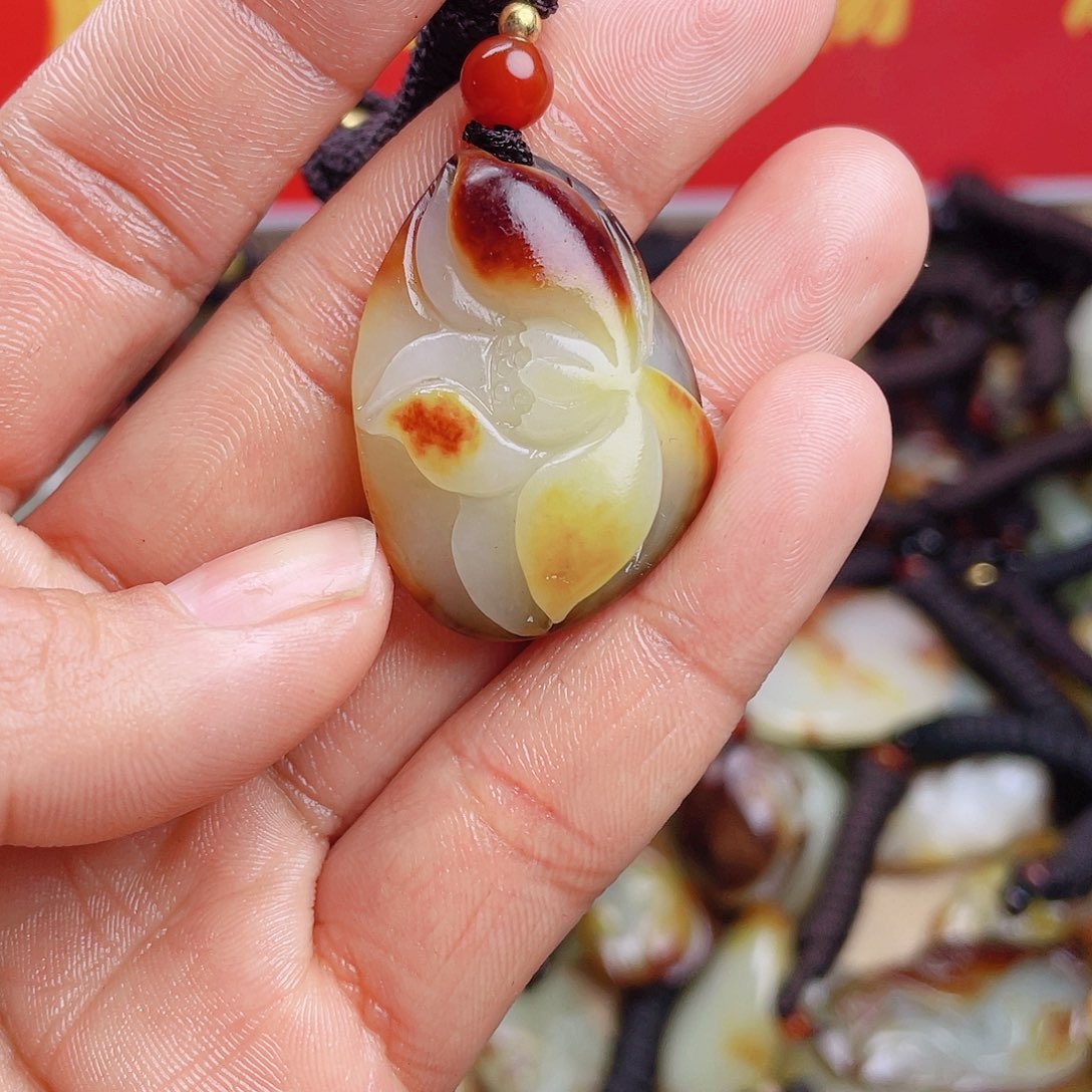 和田玉颈饰未镶嵌