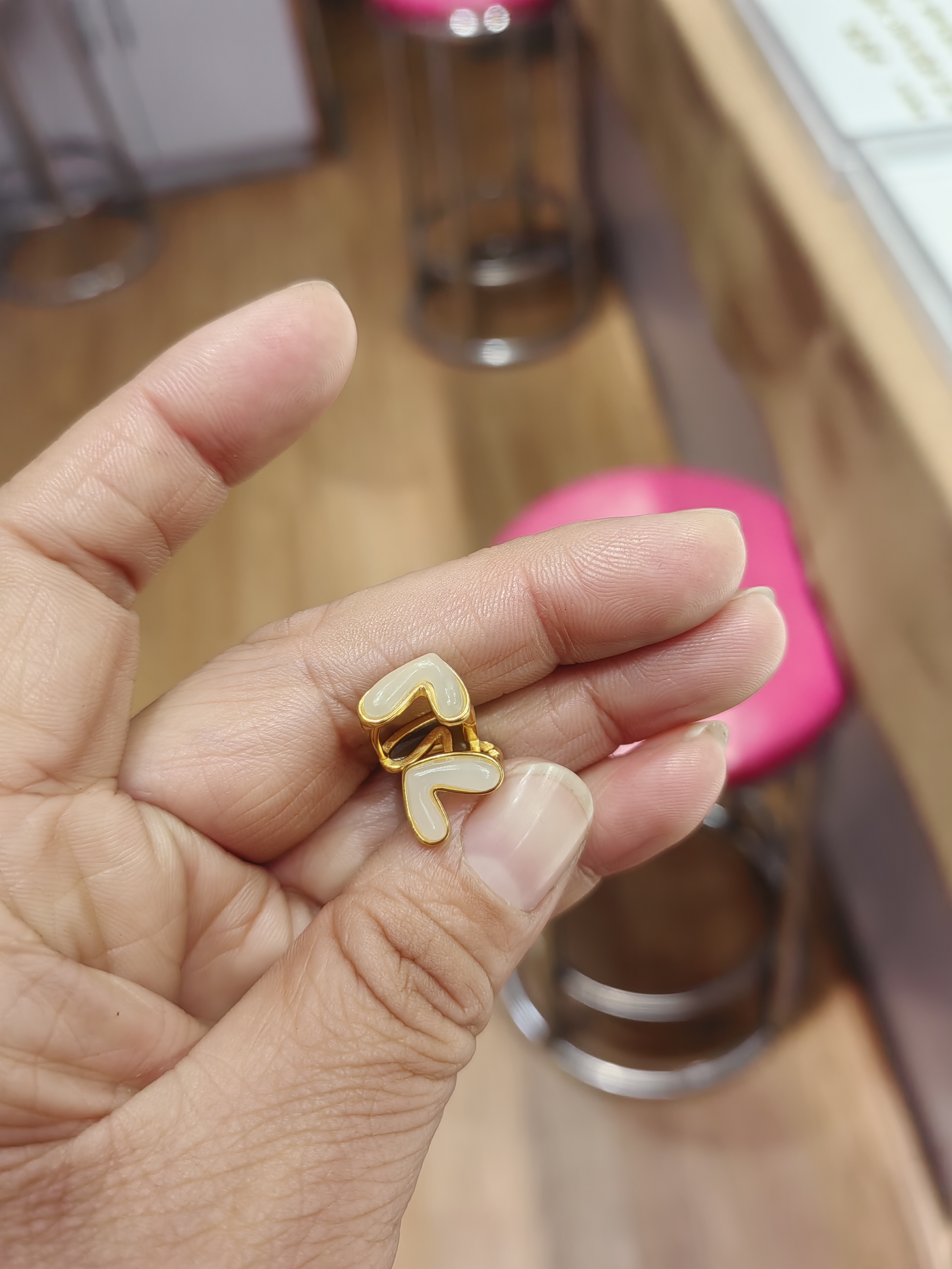 和田玉银镶糖加白耳扣