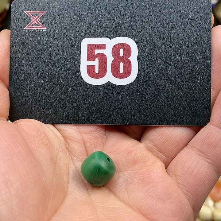 白玉菩提吊坠卖****?889999985588888