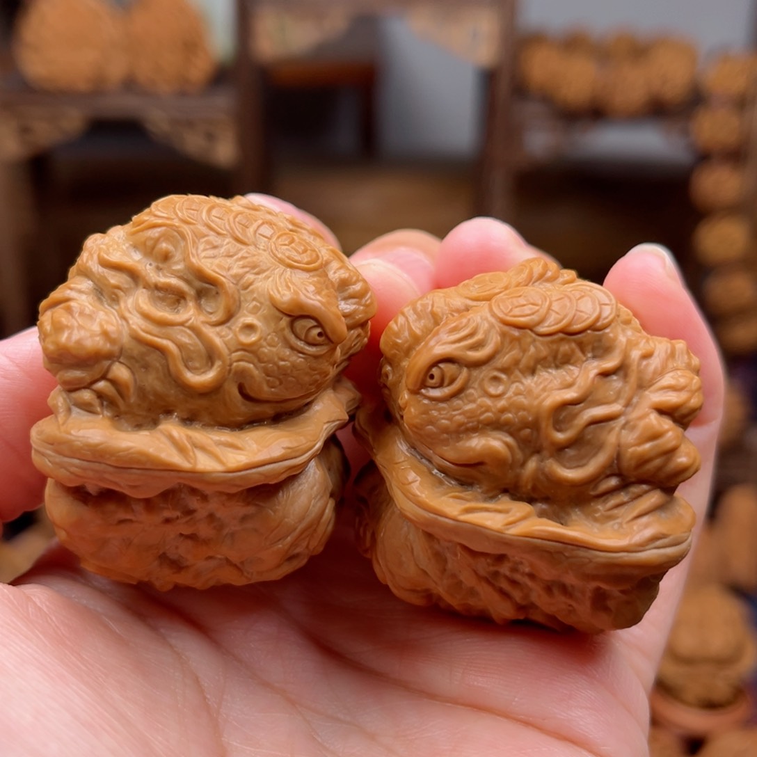 核桃把件火焰金蟾