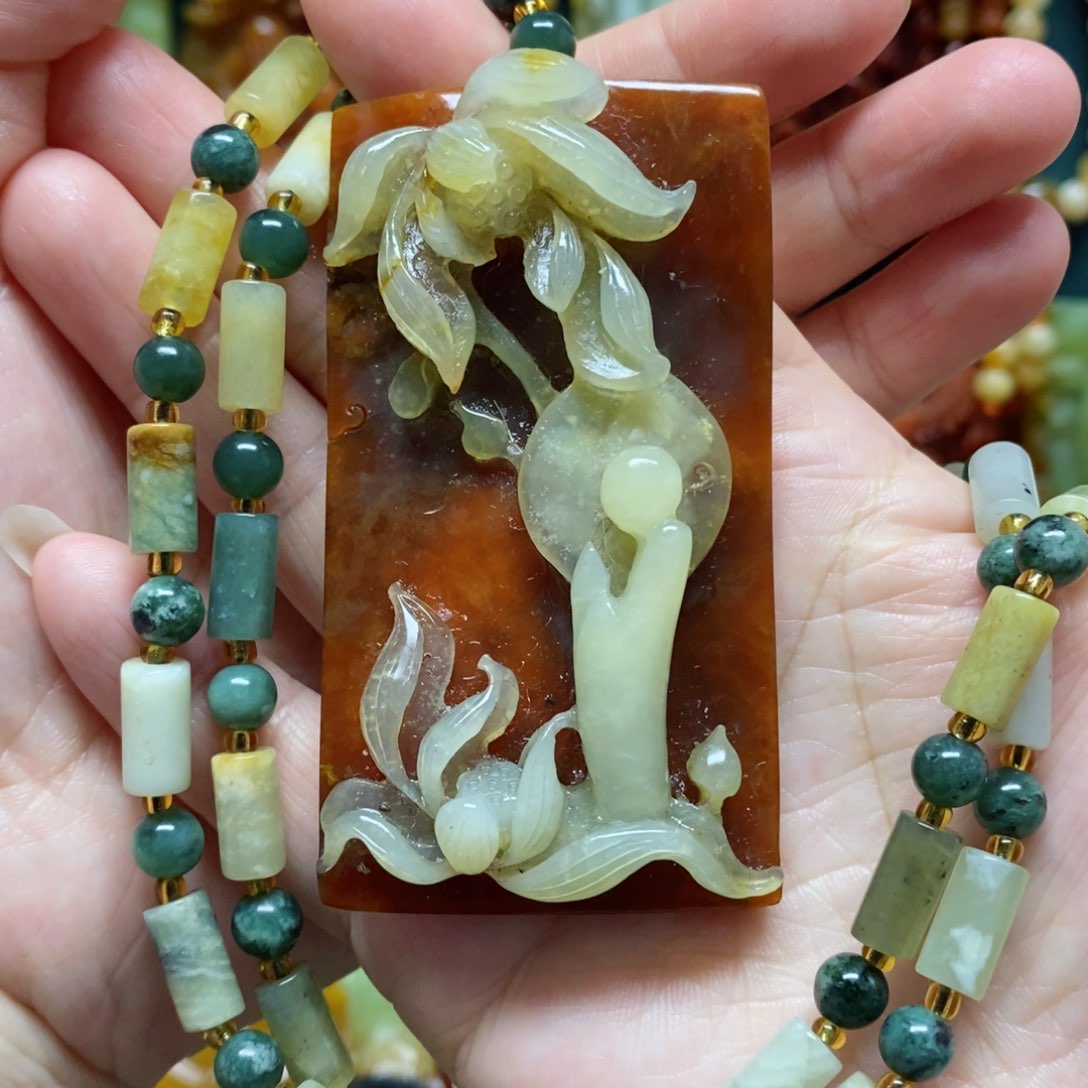 岫玉吊坠(赠链)未镶嵌